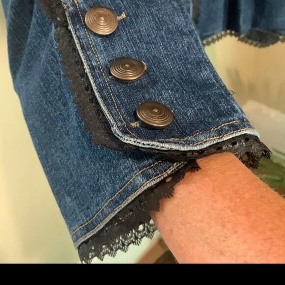 Darling Ruffled Front Peplum Denim Jacket - Picture 6 of 7